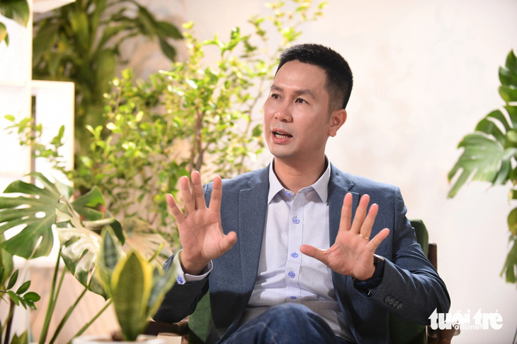 Founder Là Việt Coffee Trần Nhật Quang tâm sự về quá trình chinh phục thị trường - Ảnh: QUANG ĐỊNH