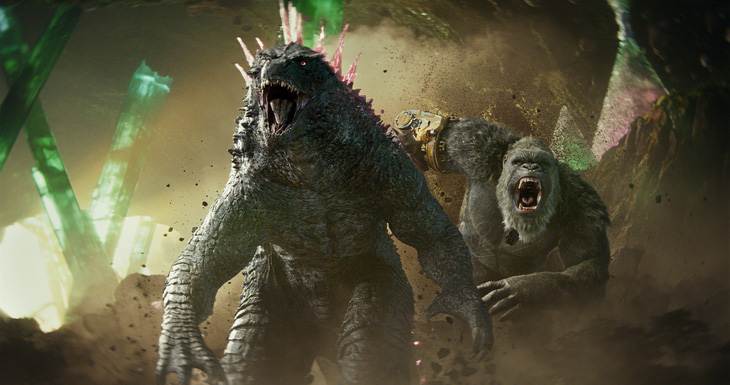 Godzilla và Kong, hai kẻ thù phần trước không đội trời chung phần này phải hợp tác chống lại kẻ thù mạnh mẽ hơn - Ảnh: Warner Bros.