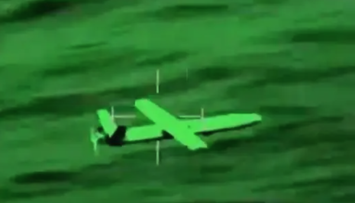 UAV bị bắn hạ ở Biển Đỏ, ảnh cắt từ video - Ảnh: X @EtatMajorFR