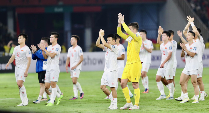 Tuyển Việt Nam gặp khó khi để thua Indonesia ở trận lượt đi vòng loại thứ 2 World Cup 2026 - Ảnh: NGUYÊN KHÔI