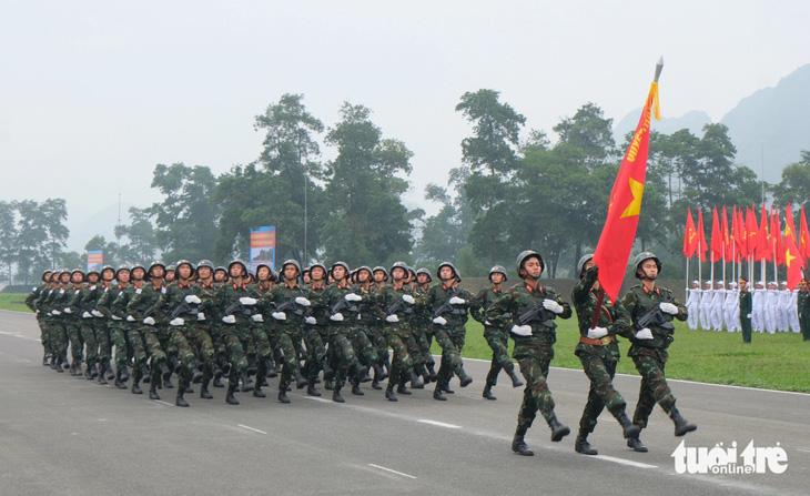 Đây là buổi hợp luyện đầu tiên của các lực lượng sẽ tham gia diễu binh, diễu hành của quân đội tại lễ kỷ niệm 70 năm Chiến thắng Điện Biên Phủ