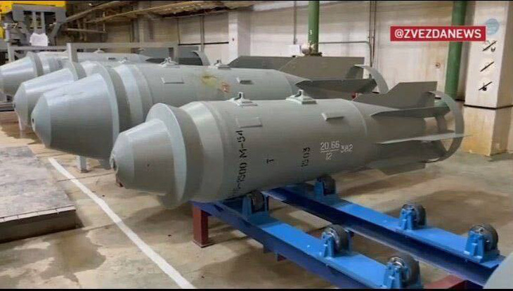 Những quả bom FAB-1500 và FAB-3000 của Nga - Ảnh: ZVEZDANEWS
