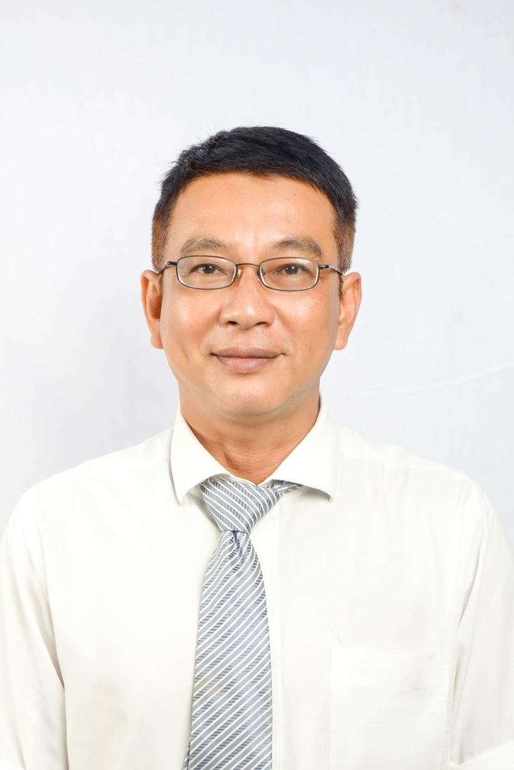 Thầy Nguyễn Viết Đăng Du, tổ trưởng bộ môn lịch sử Trường THPT Lê Quý Đôn - Ảnh: NVCC