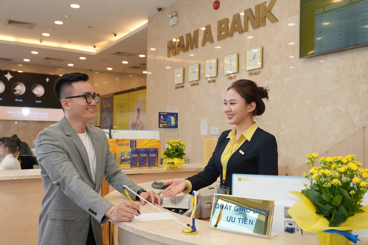 Nam A Bank dự kiến chia cổ tức 25%, mục tiêu lãi 4.000 tỉ đồng - Ảnh 1.