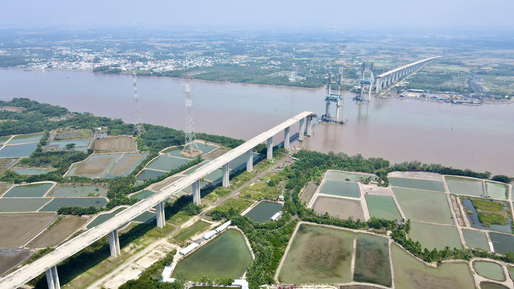 Cầu Phước Khánh thuộc cao tốc Bến Lức - Long Thành dang dở nhiều năm chưa tìm được nhà thầu - Ảnh: LÊ PHAN