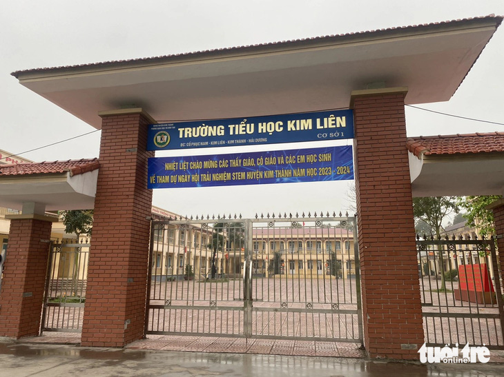 Trường tiểu học Kim Liên - nơi xảy ra việc chi tiền động viên cho giáo viên sau đó thu hồi lại - Ảnh: NGUYÊN BẢO