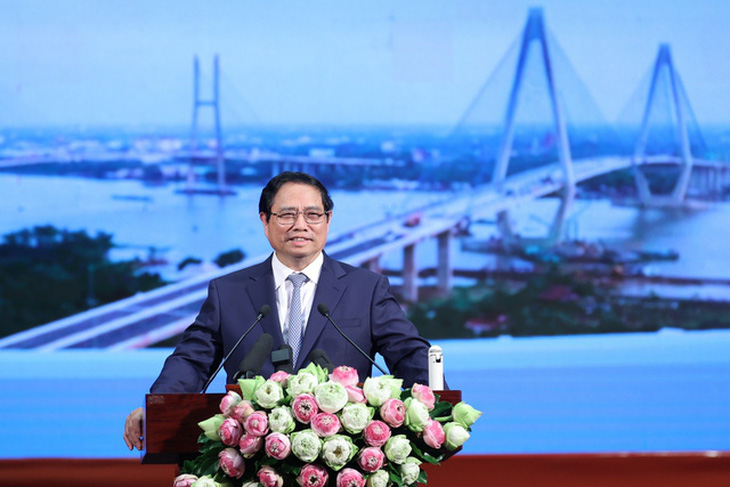 Thủ tướng Phạm Minh Chính đánh giá cao quyết tâm, nỗ lực và thành quả của tỉnh Vĩnh Long qua nhiều thời kỳ, tạo nền tảng quan trọng cho sự phát triển trong thời kỳ mới - Ảnh: VGP