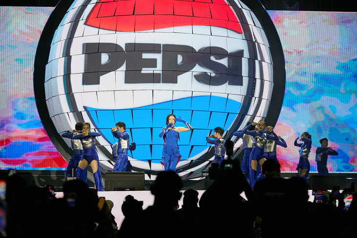 Ca sĩ Tóc Tiên trình diễn trong sự kiện Pepsi kỷ niệm 30 năm có mặt tại Việt Nam. Ảnh: Đ.H