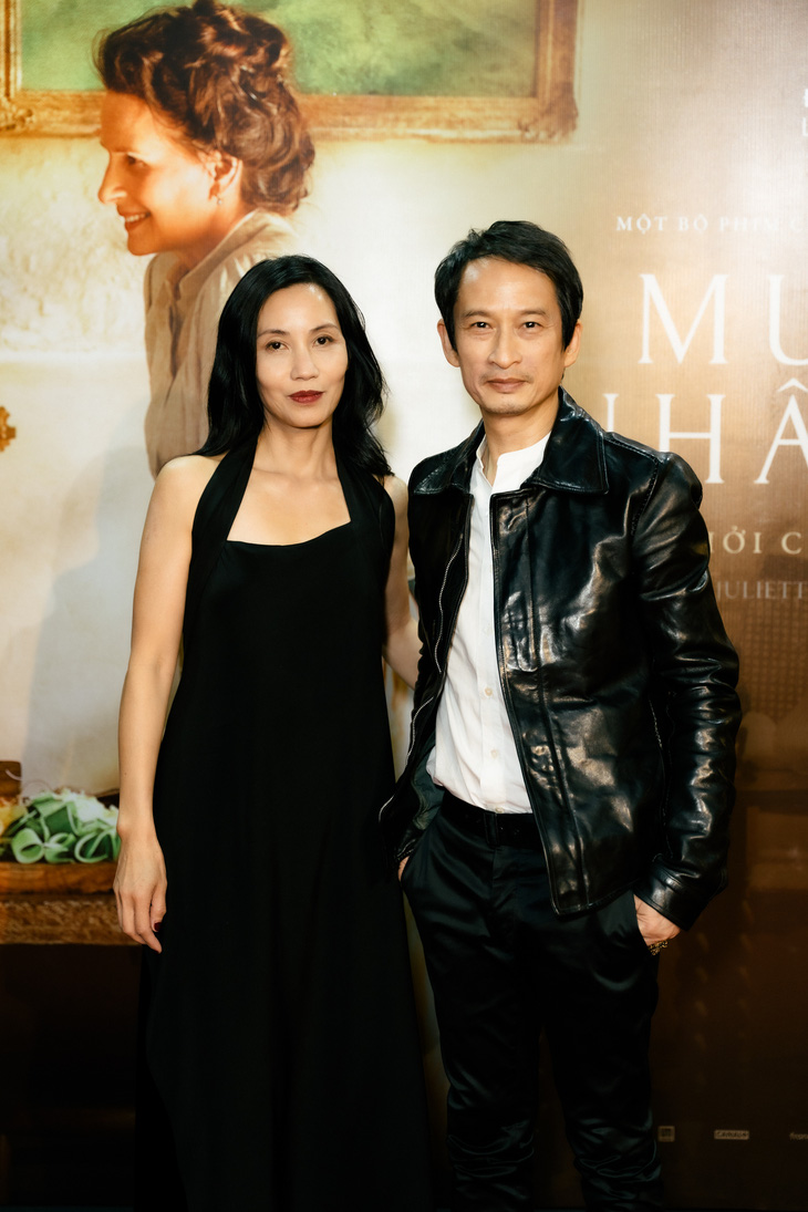 Đạo diễn Trần Anh Hùng và vợ tại buổi ra mắt phim.