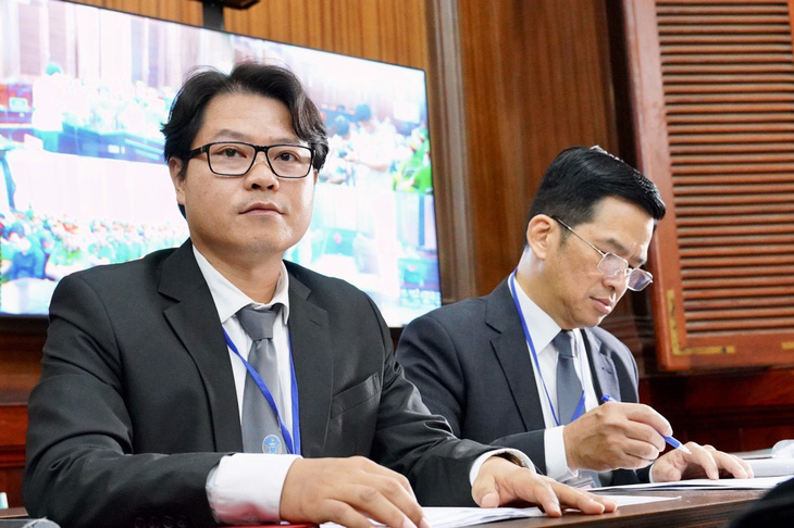 Luật sư Trần Minh Hải bào chữa cho ông Nguyễn Cao Trí - Ảnh: HỮU HẠNH