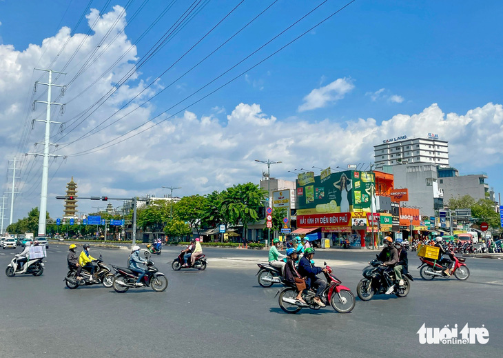 Vòng xoay Lê Quang Định - Phạm Văn Đồng (TP.HCM) đã được tháo dỡ hoàn tất chiều 26-3 - Ảnh: CHÂU TUẤN