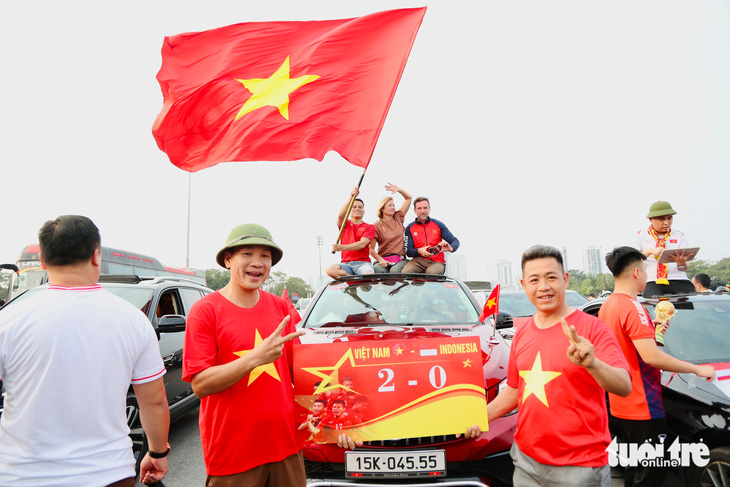 Các CĐV dự đoán đội tuyển Việt Nam sẽ thắng 2-0 - Ảnh: N.K
