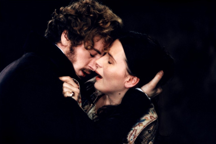 Juliette Binoche và Benoît Magimel nồng nàn trong The Children of the Century (năm 1999) - Ảnh: IMDb