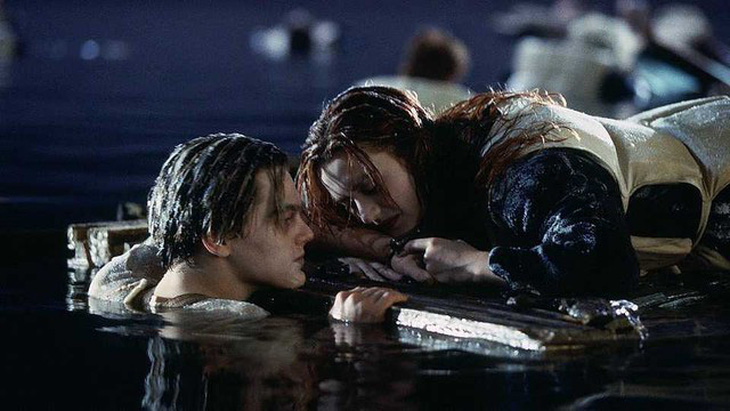 Cái kết của Titanic khiến nhiều khán giả tranh cãi, tiếc nuối - Ảnh: Disney