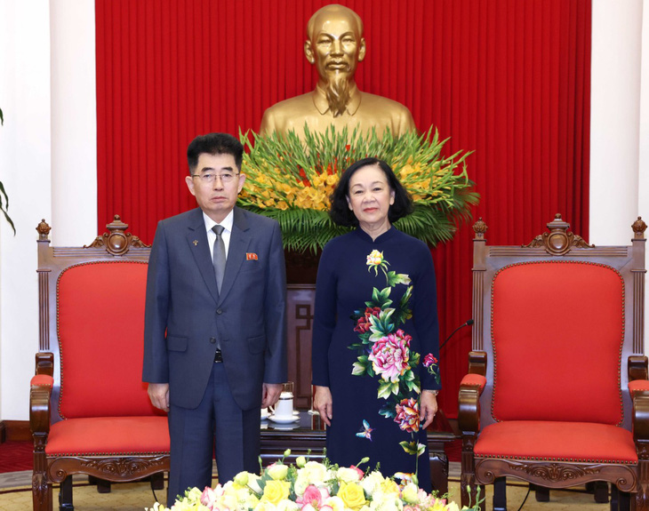 Thường trực Ban Bí thư Trương Thị Mai và ông Kim Song Nam tại cuộc tiếp ngày 26-3 - Ảnh: TTXVN