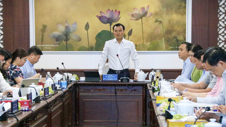 Phó chủ tịch UBND TP.HCM Bùi Xuân Cường chủ trì buổi làm việc - Ảnh: T.N.