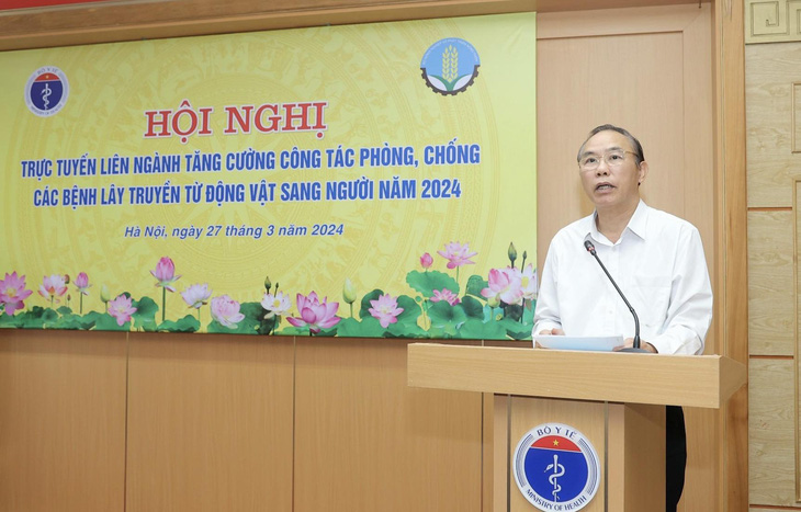 Ông Phùng Đức Tiến - thứ trưởng Bộ Nông nghiệp và Phát triển nông thôn - phát biểu tại hội nghị - Ảnh: T.MINH