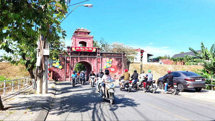 Cổng Đông di tích quốc gia Thành Diên Khánh, thuộc thị trấn Diên Khánh hiện nay - Ảnh: Ph.Sông Ngân