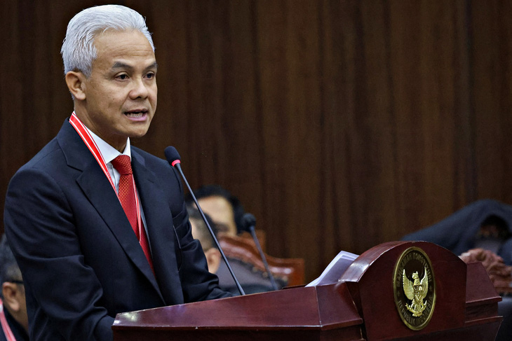 Ứng viên tranh cử tổng thống Indonesia Ganjar Pranowo phát biểu trong phiên điều trần trước Tòa án Hiến pháp Indonesia ở Jakarta (Indonesia) ngày 27-3 - Ảnh: REUTERS