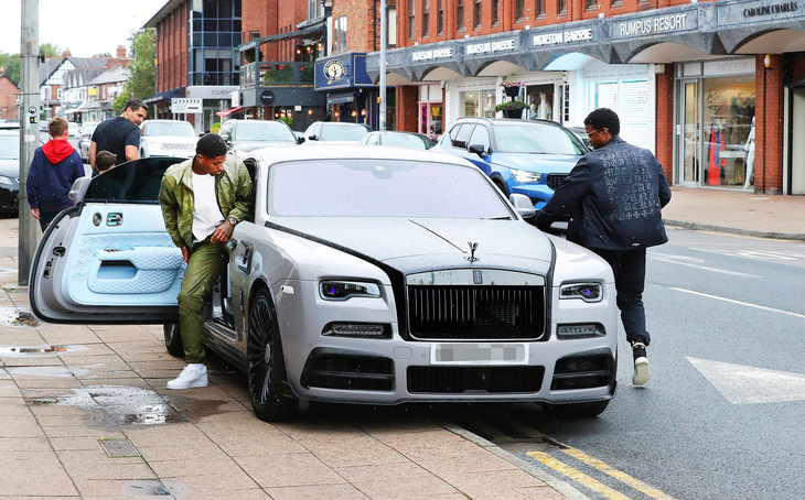 Exclusive Rolls-Royce Wraith when it was in Marcus Rashford's hands - Photo: The Sun