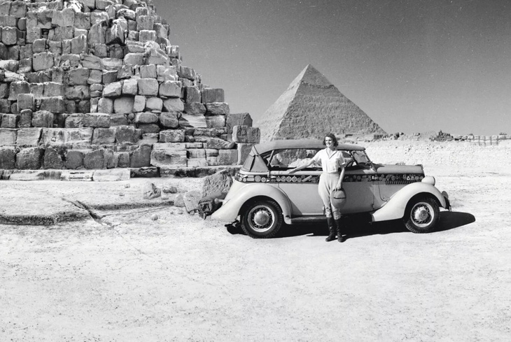 Hành trình kết nối với chuyến đi của người phụ nữ đầu tiên lái xe vòng quanh thế giới - Ảnh: Ford