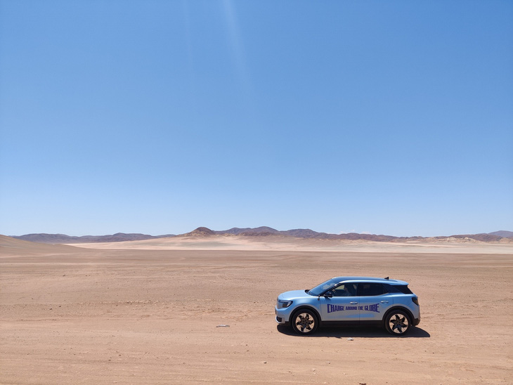 Nữ lái Ford Explorer điện gần 30.000km vòng quanh thế giới- Ảnh 8.