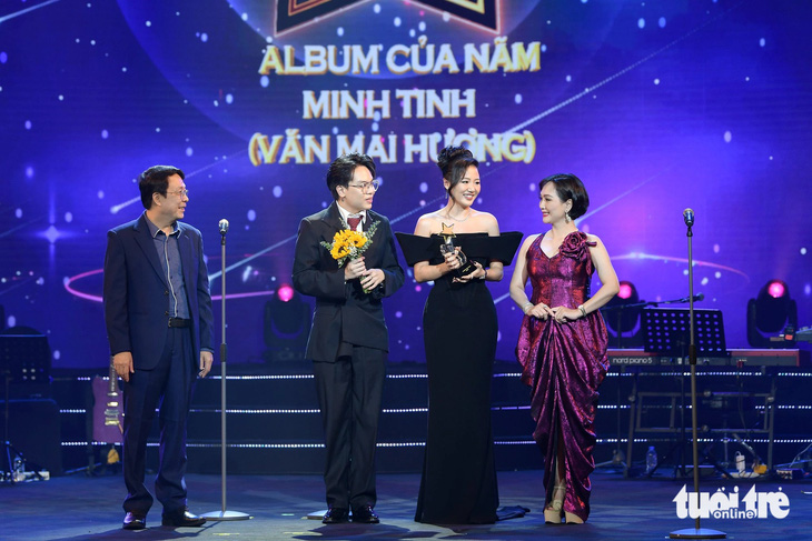 Văn Mai Hương bắt tay Hứa Kim Tuyền ra Minh tinh, mang giải Album của năm về nhà - Ảnh: NAM TRẦN