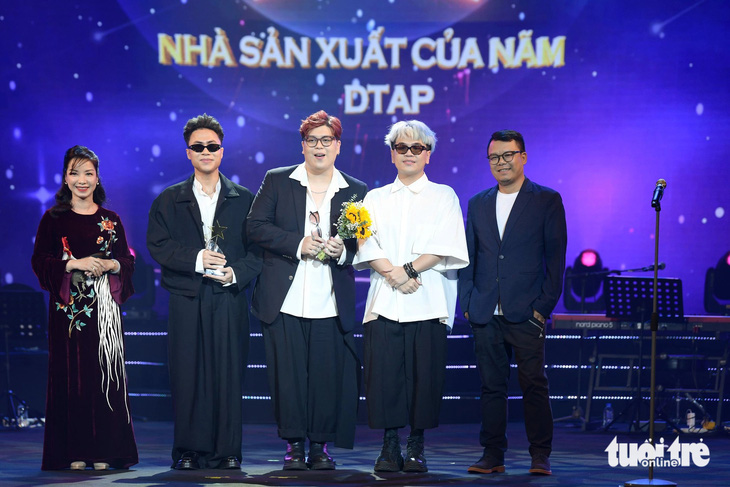 DTAP nhận giải Nhà sản xuất của năm - Ảnh: NAM TRẦN