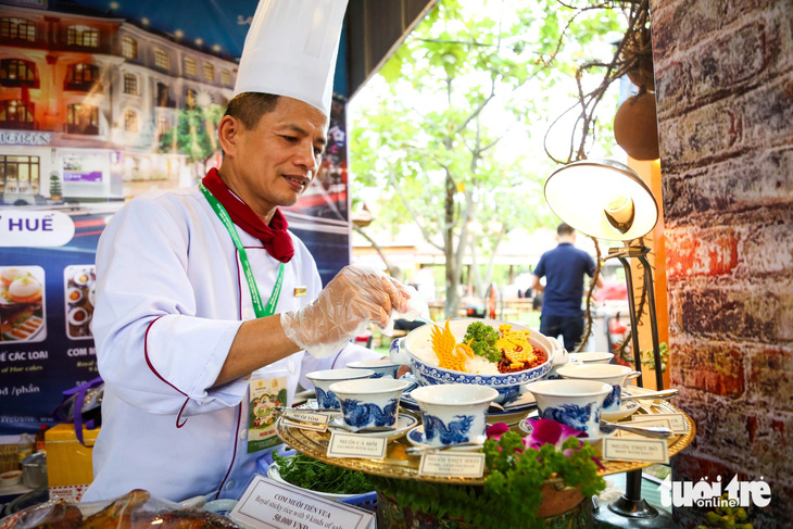 Cơm muối hoàng cung lần đầu có mặt tại lễ hội văn hóa ẩm thực ở TP.HCM - Ảnh: PHƯƠNG QUYÊN