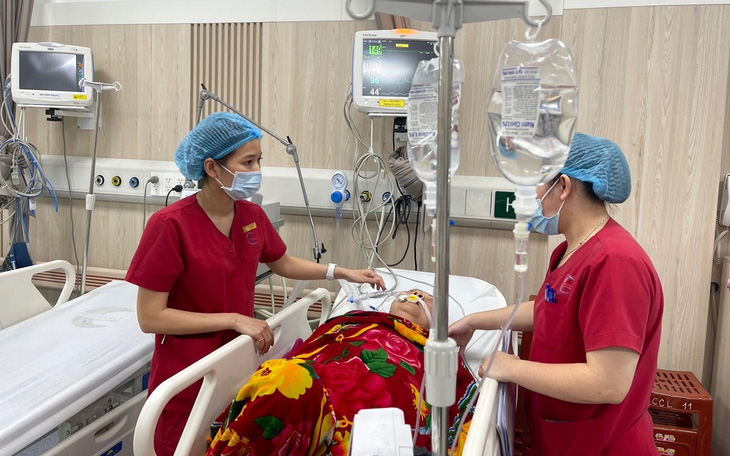 Đề xuất khen thưởng, tặng voucher du lịch cho nữ điều dưỡng cứu du khách ngưng tim ở Đà Nẵng