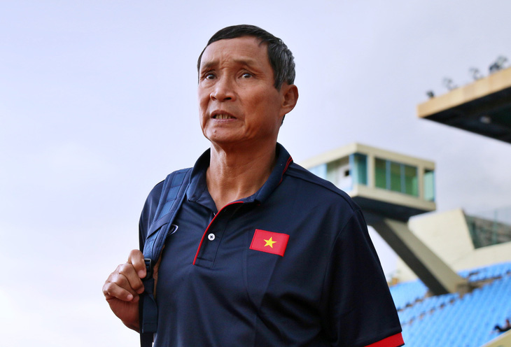 HLV Mai Đức Chung 3 lần làm tạm quyền dẫn dắt đội tuyển Việt Nam trong 20 năm qua - Ảnh: Q.T.