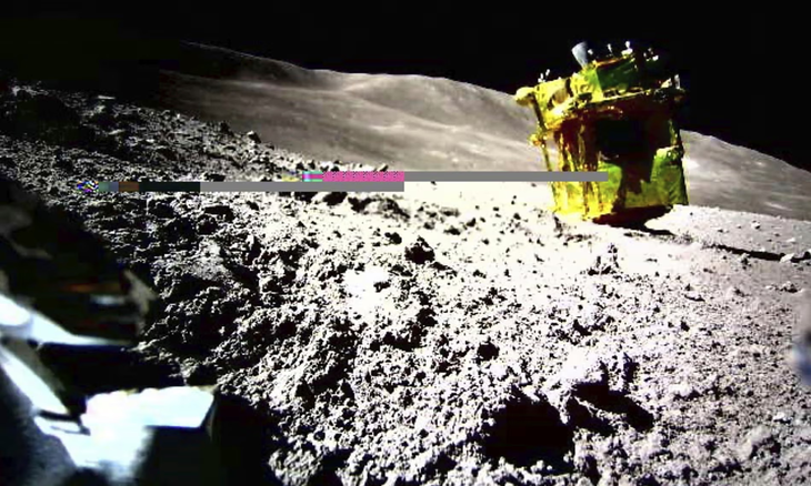 Tàu đổ bộ SLIM trên bề mặt Mặt trăng - Ảnh: AP