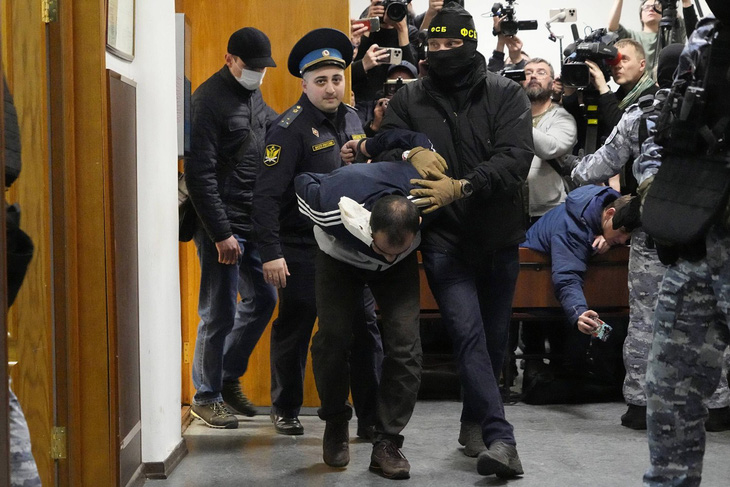 Saidakrami Murodali Rachabalizoda, một nghi phạm trong vụ tấn công, bị cảnh sát Nga bắt giữ ngày 24-3. Ảnh: aawsat.com