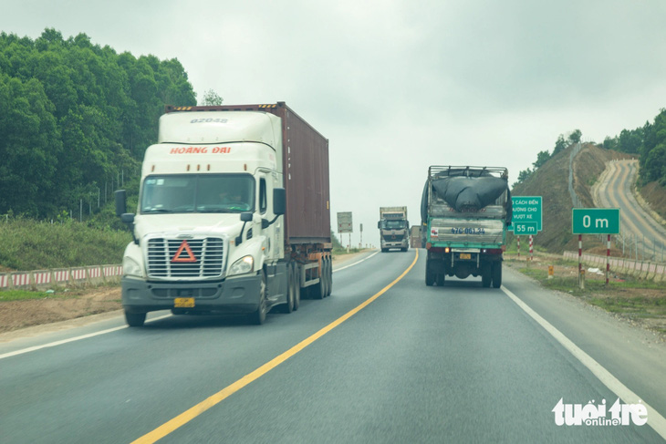 Đề xuất phân luồng sẽ khiến lượng lớn xe tải chạy xuyên qua lòng đô thị Đông Hà vì chưa có tuyến tránh quốc lộ - Ảnh: HOÀNG TÁO