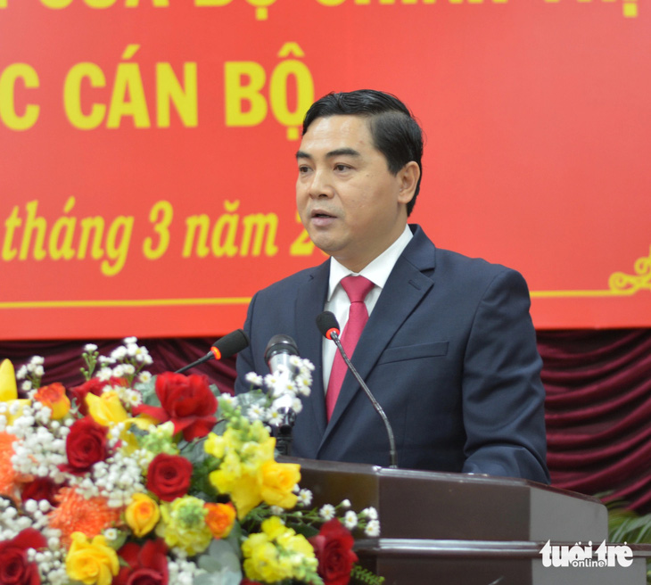 Tân Bí thư Tỉnh ủy Bình Thuận Nguyễn Hoài Anh phát biểu nhận nhiệm vụ mới - Ảnh: ĐỨC TRONG