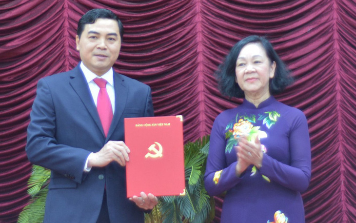 Nhận tuyệt đối phiếu bầu, ông Nguyễn Hoài Anh được bầu bí thư Tỉnh ủy Bình Thuận