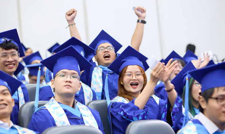 Sinh viên khóa 2019 tốt nghiệp Trường ĐH Bách khoa (ĐH Quốc gia TP.HCM) đều nhận bằng cử nhân  - Ảnh: NHƯ QUỲNH
