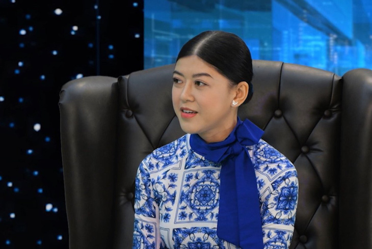 Nghệ sĩ Hồng Trang chia sẻ trong talk show Kính đa chiều - Ảnh: VTV9