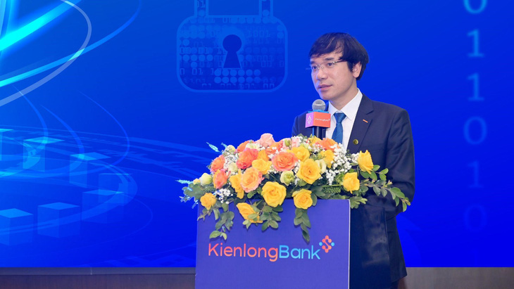 Ông Nguyễn Văn Minh - Phó Tổng Giám đốc KienlongBank, chia sẻ tại hội thảo