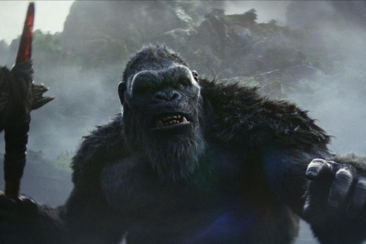 Kong chiếm nhiều thời lượng trong phim nhưng hầu như gặp quái vật lớn nào cũng bị áp đảo - Ảnh: Legendary