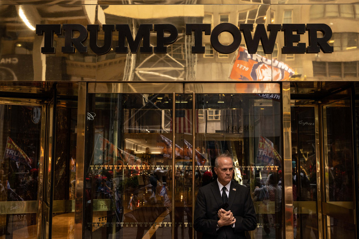 Tòa nhà Trump Tower thương hiệu của ông Trump có thể bị tịch biên. Ảnh: Newsweek