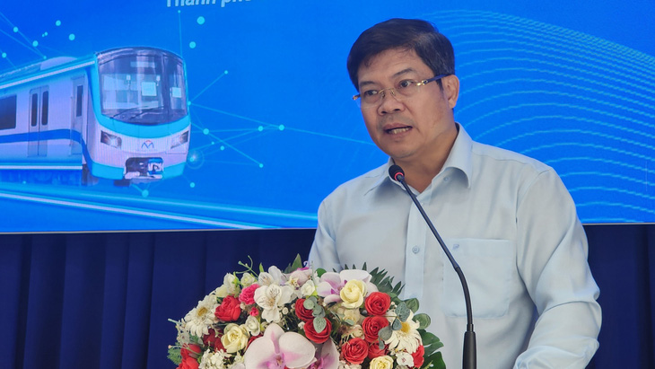 Ông Nguyễn Thành Lợi - phó trưởng ban chuyên trách Ban An toàn giao thông TP.HCM - phát biểu tại hội thảo ngày 29-3 - Ảnh: THU DUNG