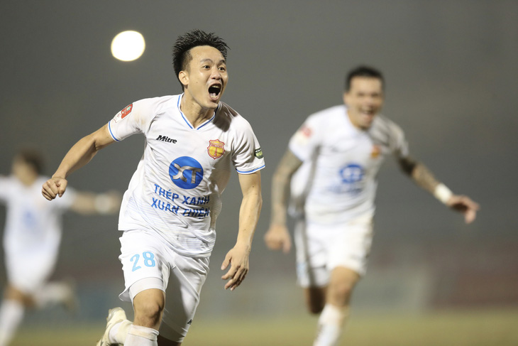 Tô Văn Vũ ăn mừng bàn thắng cho CLB Nam Định - Ảnh: NAM ĐỊNH FC