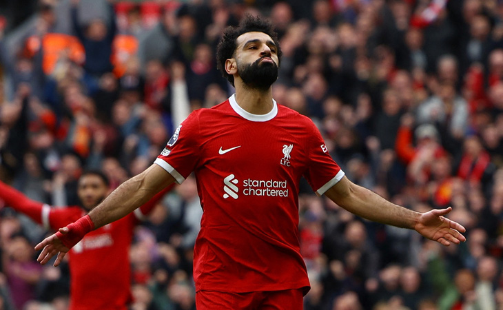 Niềm vui của Salah sau khi ghi bàn vào lưới Brighton - Ảnh: REUTERS