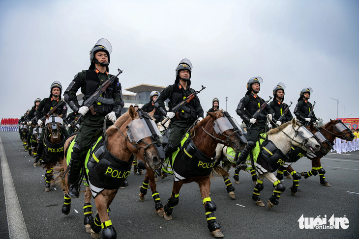 Mãn nhãn màn tổng duyệt diễu binh của hơn 5.000 cảnh sát cơ động- Ảnh 11.