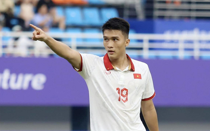 U23 Việt Nam thay 5 cầu thủ trong danh sách của ông Troussier