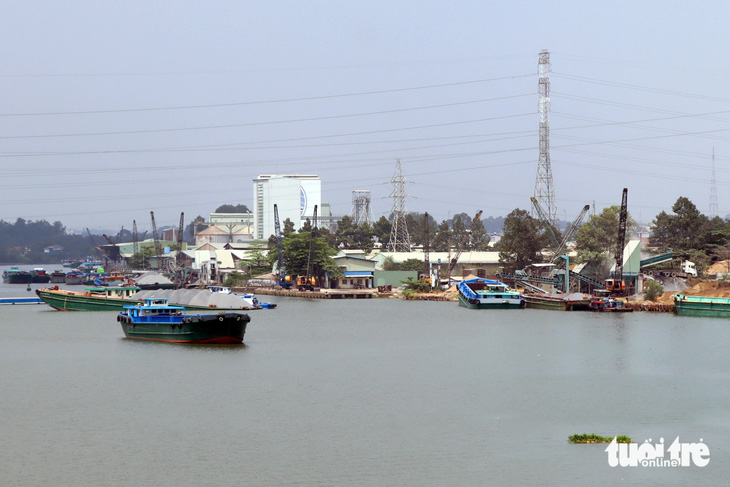 Việc di dời Khu công nghiệp Biên Hòa 1 còn giúp giảm thiểu ô nhiễm môi trường nước, bảo vệ nguồn nước sông Đồng Nai, góp phần cải thiện nguồn nước cấp cho khoảng 20 triệu dân sống trên lưu vực sông Đồng Nai nói chung và gần 10 triệu dân TP.HCM nói riêng