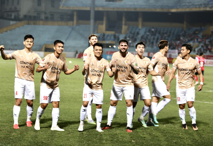 Công An Hà Nội đang chững lại trong cuộc đua vô địch - Ảnh: CAHN FC