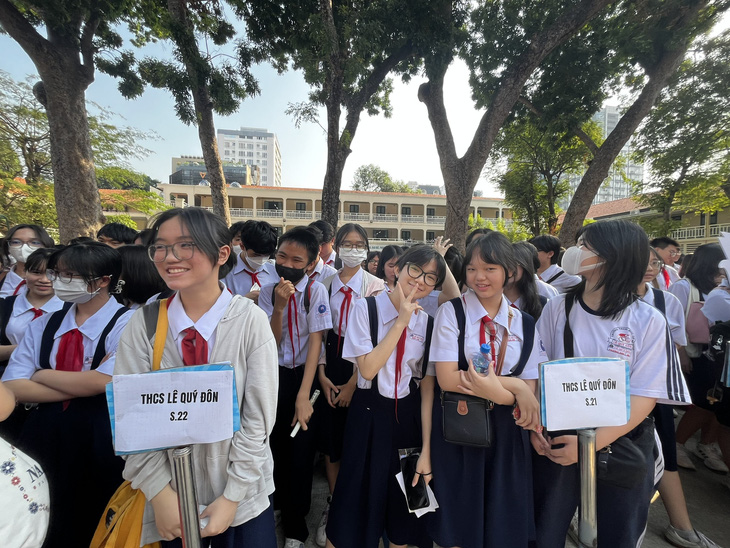 Học sinh lớp 9 tại TP.HCM tham gia trải nghiệm ngày làm học sinh lớp 10 tại Trường THPT Lê Quý Đôn - Ảnh: MỸ DUNG