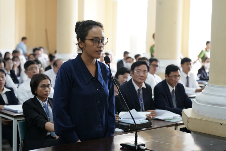 Bị cáo Trương Huệ Vân tại tòa - Ảnh: HOÀNG HÙNG